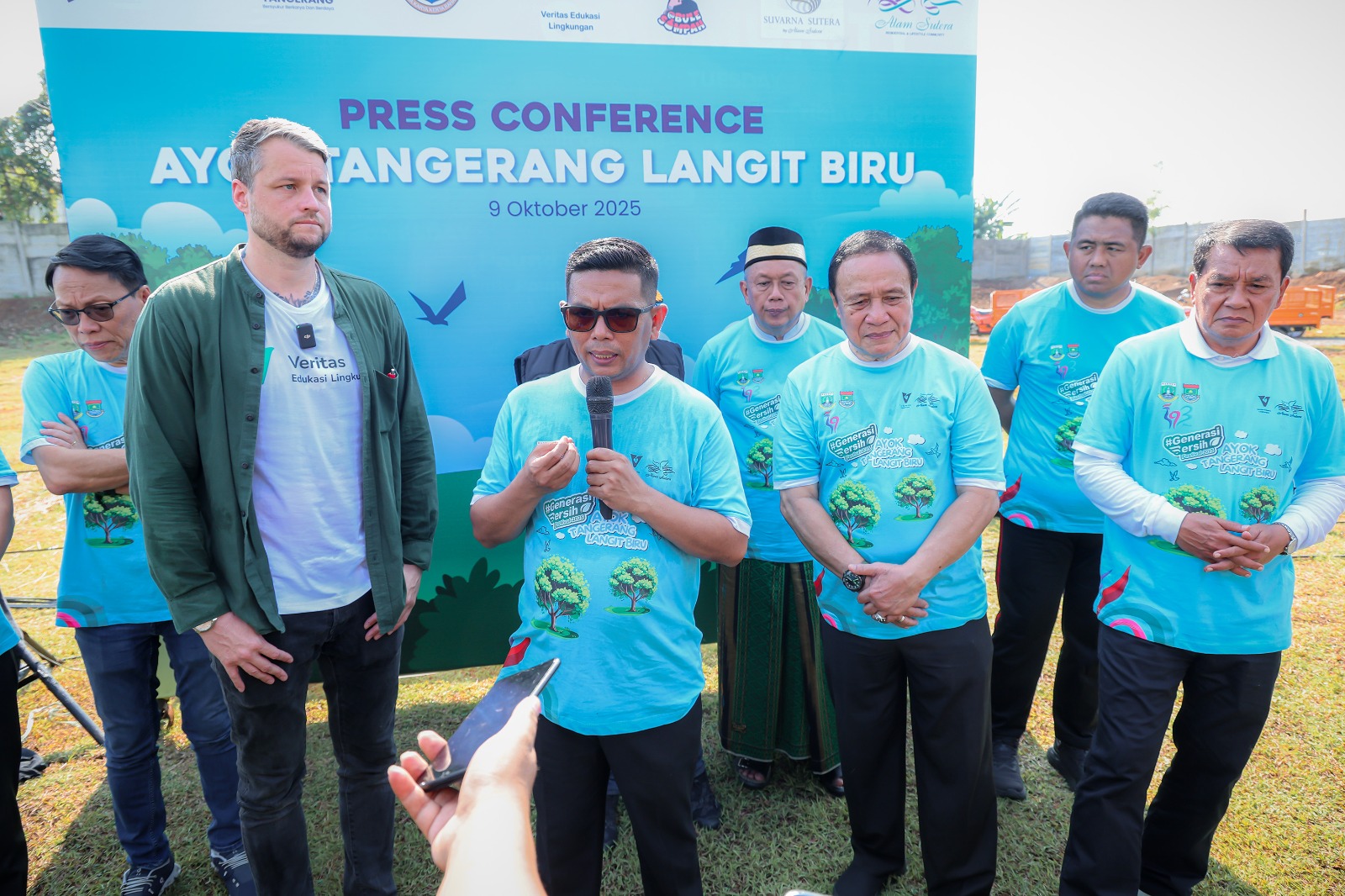 Andra Soni: Penanganan Sampah Harus Jadi Gerakan Kolektif Gubernur Banten, Andra Soni, saat menghadiri kegiatan Festival Generasi Bersih 2025 Ayo Tangerang Langit Biru, di Desa Sindang Jaya, Kecamatan Sindang Jaya, Kabupaten Tangerang, Kamis (9/10/2025).(Istimewa)