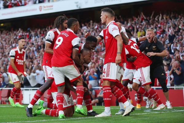 Skuad Arsenal ambil alih klasemen Liga Inggris. Foto : Ist