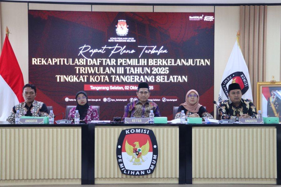 KPU Kota Tangsel gelar rapat pleno u tuk mengumumkan pemutakhiran data pemilih.