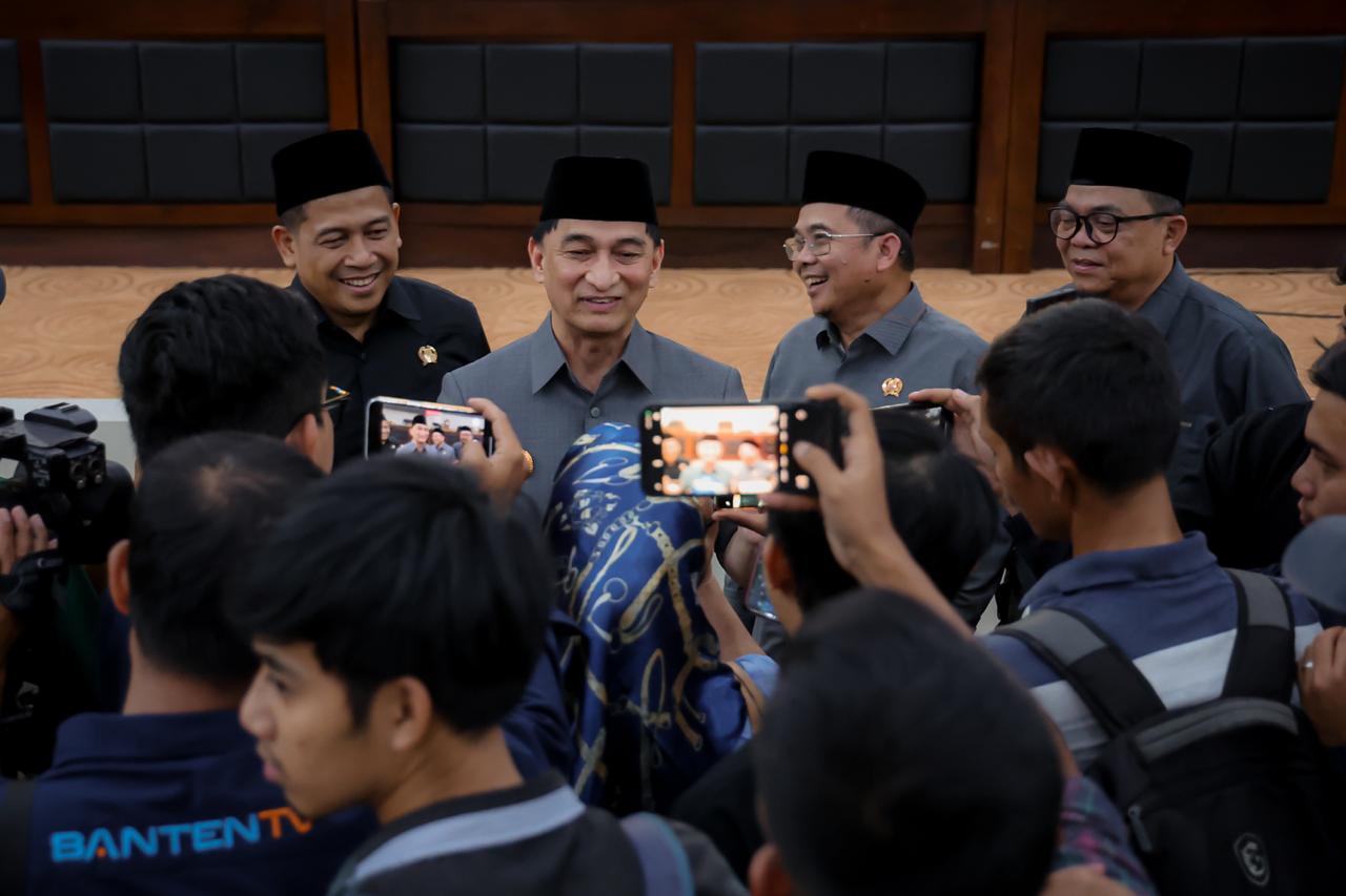 Dimyati Dukung Raperda Ekonomi Kreatif dan Pengelolaan Lingkungan Hidup Wakil Gubernur Banten, Achmad Dimyati Natakusumah, menyampaikan keterangan pers usai menghadiri rapat paripurna di Gedung DPRD Banten, Selasa (14/10/2025).(Istimewa)