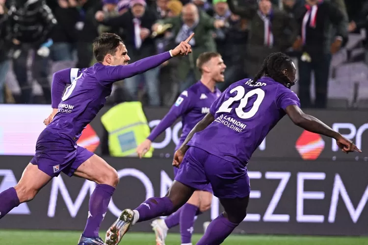 Selebrasi skuad Fiorentina usai menang Rapid Vienna.