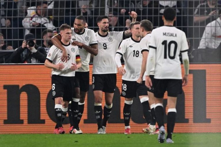 Gol Tunggal Nick Woltemade Antar Jerman Menang Tipis, Prancis Tertahan di Islandia Selebrasi timnas Jerman usai menang 1-0 dari Irlandia Utara. Foto : Ist