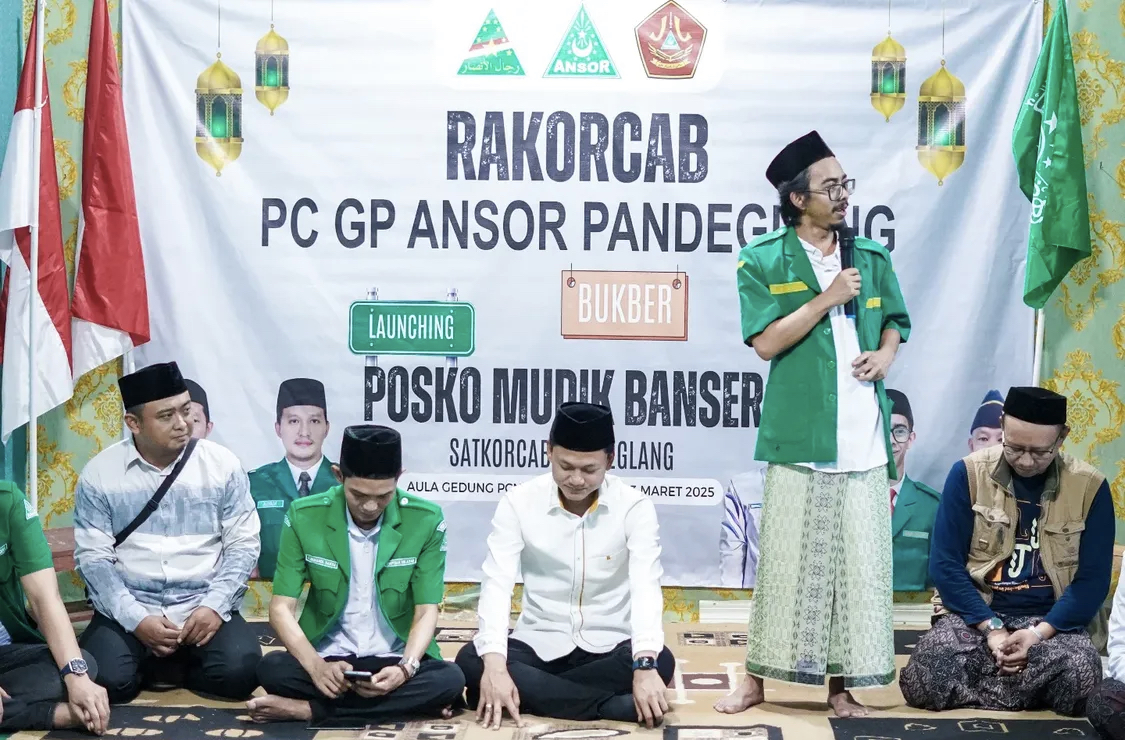 Ketua Ansor Desak Dewan Pers & KPI Cabut Izin Siar Trans7 Ketua PC GP Ansor Pandeglang H. Ahmad Sahal Mahfudz sedang memberikan sambutan pada saat Rakorcab PC GP Ansor Pandeglang, beberapa waktu lalu.