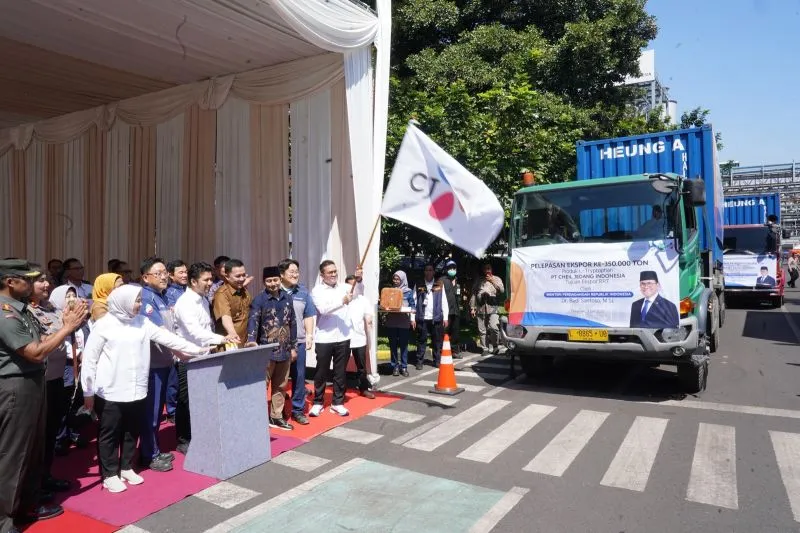 Pelepasan eksport Industri Kimia ke Thailand. Foto : Ist