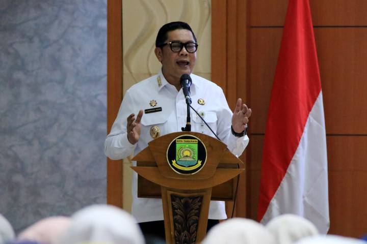 Maryono Sebut Keluarga Sakinah Fondasi Kota Ramah Anak Dan Perempuan Wakil Wali Kota Tangerang, Maryono, Memberikan Arahan Kepada Peserta Sosialisasi Pelindungan Anak Terpadu Berbasis Masyarakat.