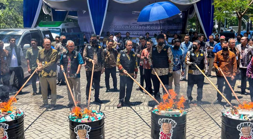 Menkeu Purbaya Jarang di Kantor, Gemar Kerja Langsung ke Lapangan Menkeu Purbaya saat kunker di Jawa Timur. Foto : Ist