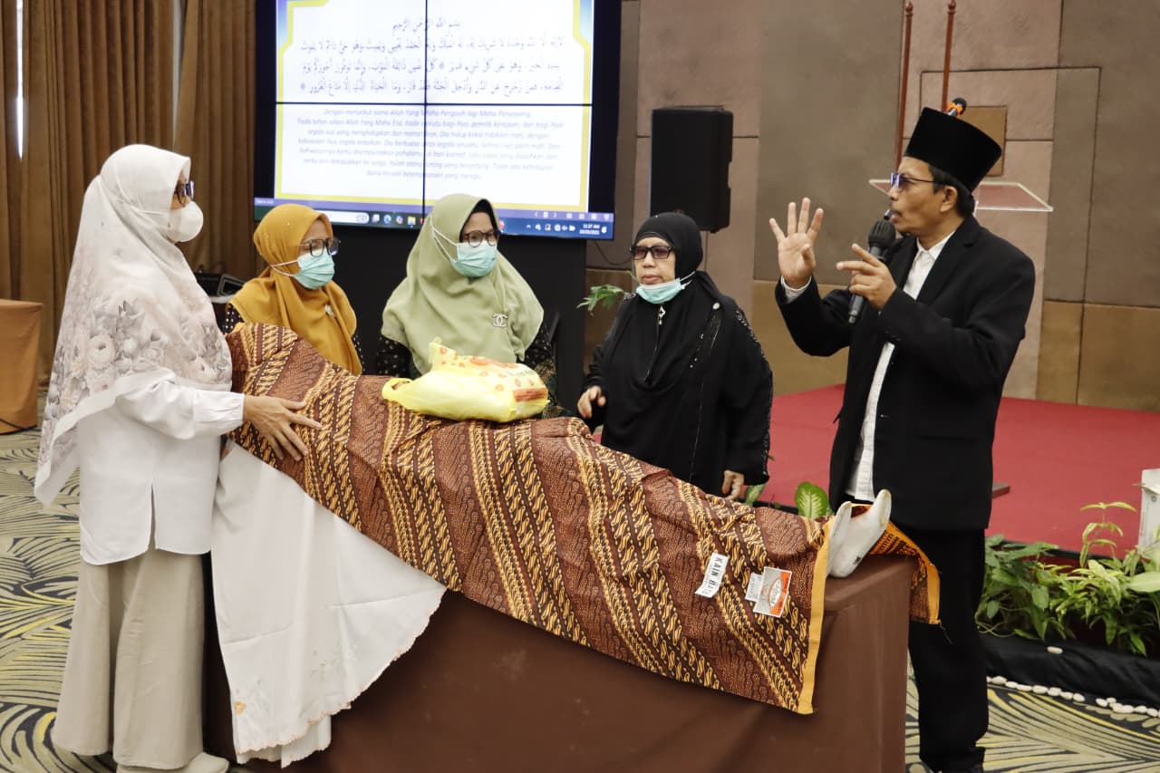 Pemkab Tangerang Latih Ratusan Petugas Pemulasaraan Jenazah Suasana Pelatihan Petugas Pemulasaraan Jenazah Tahun 2025 yang berlangsung di salah satu hotel di Kecamatan Kelapa Dua, Rabu (29/10).