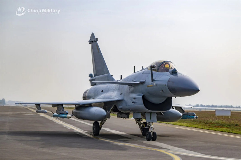 TNI Beli Jet Tempur Chengdu J-10 Made In China Senilai 148 T Jet tempur asal China Chengdu J-10. Foto : Ist