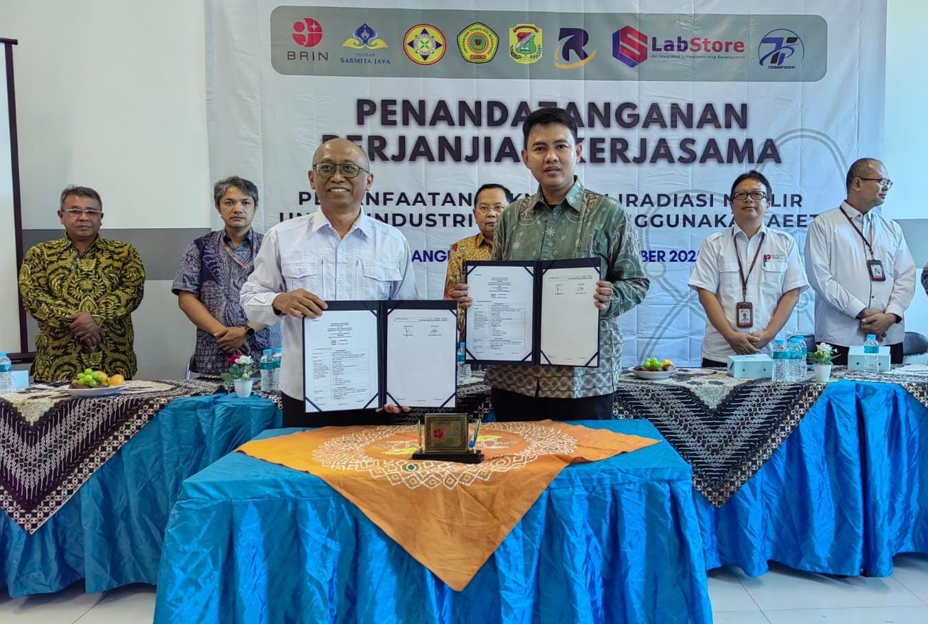 Penandatanganan kerjasama antara BRIN dan UNPAM. Foto : Ist