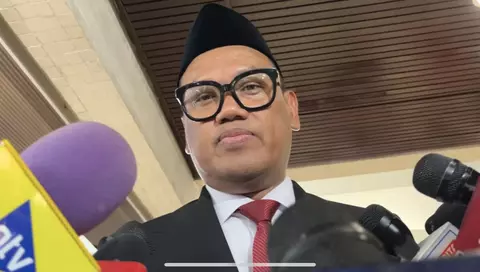 Sejak Dinonaktifkan, Uya Kuya Sudah Tak Terima Gaji dan Tunjangan Surya Utama atau Uya Kuya. Foto : Ist