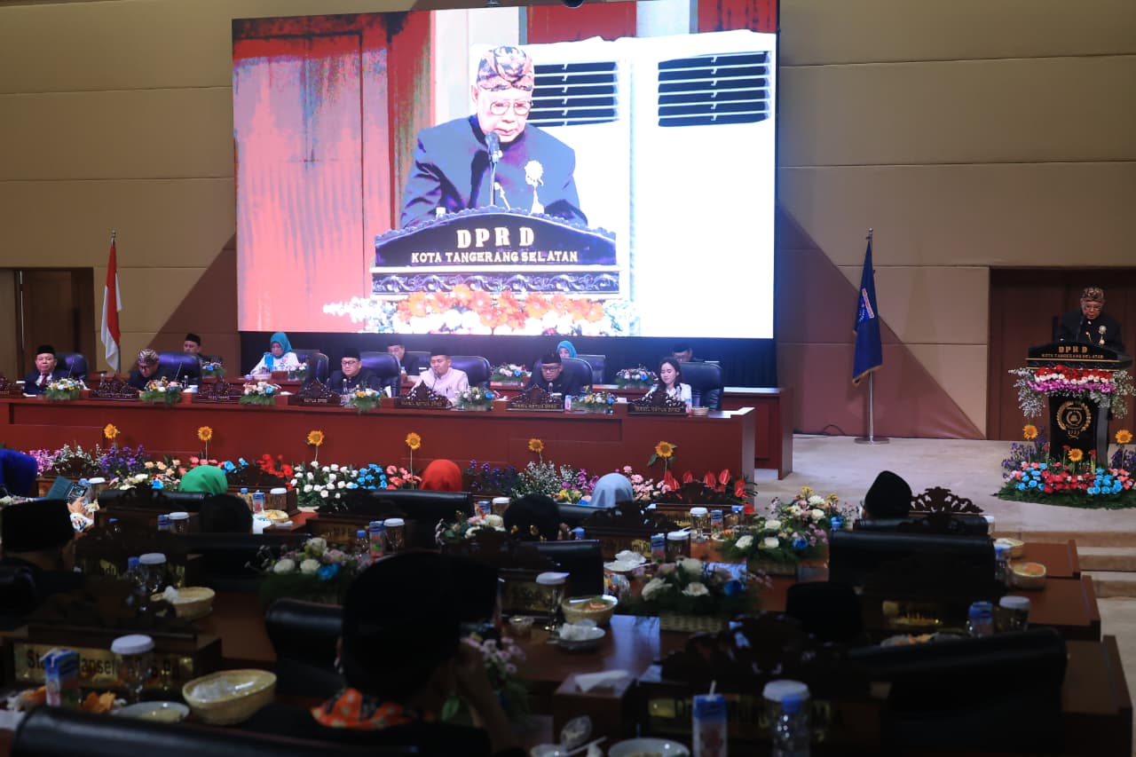 Suasana Paripurna HUT Tangsel ke 17 di gedung DPRD Kota Tangsel, Rabu (26/11).