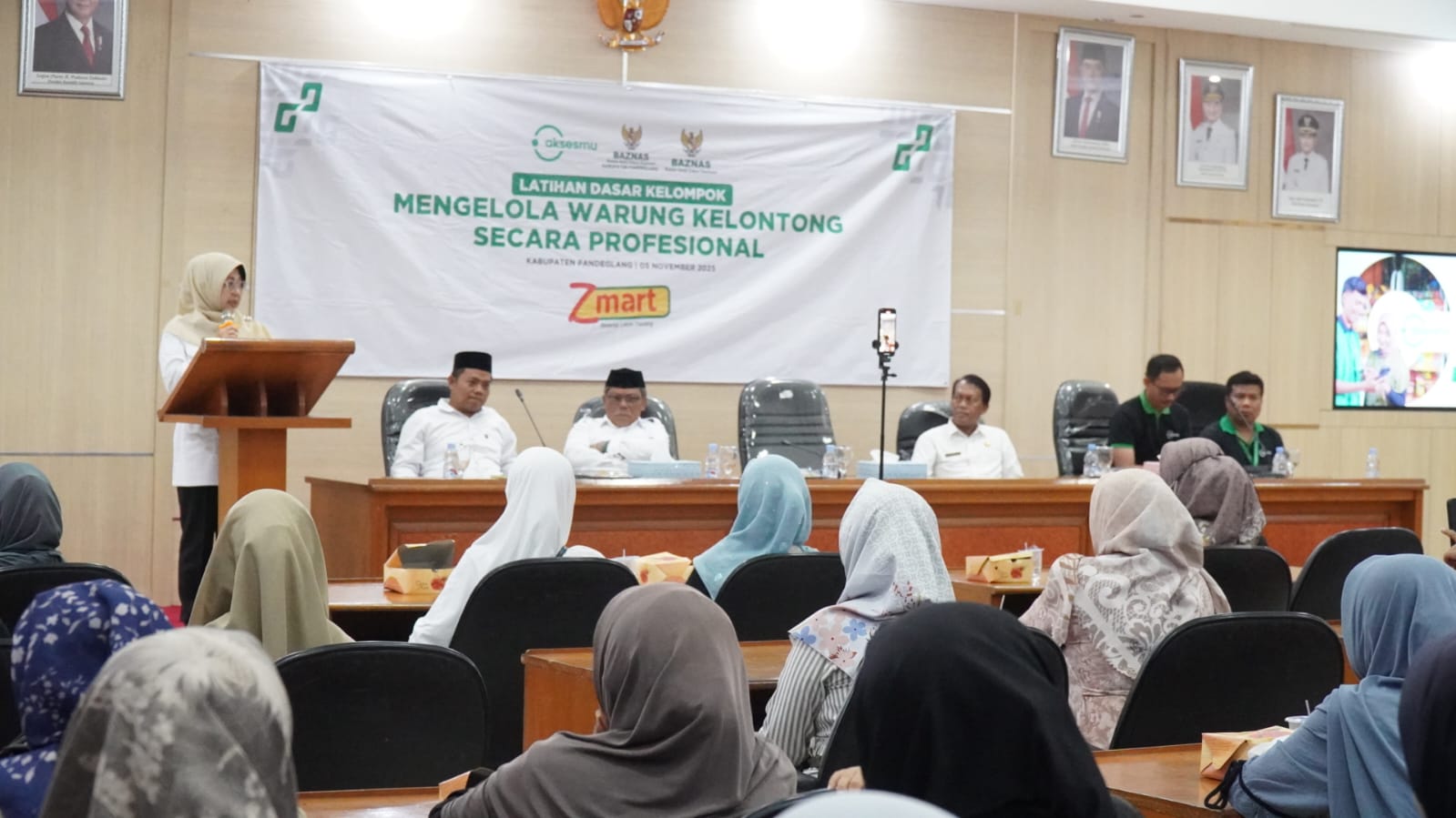 Suasana acara latihan dasar kelompok (LDK) program Z-Mart Baznas RI, di Oproom Setda Pandeglang, Rabu (5/11/2025).(Istimewa)