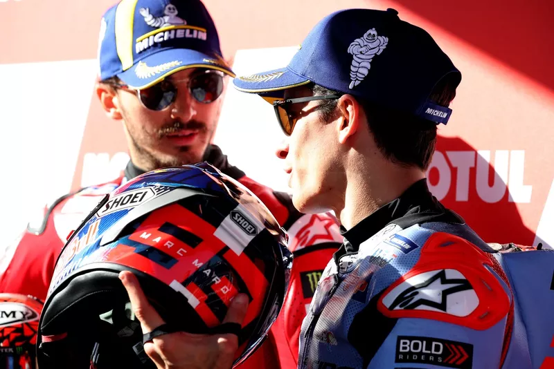 Dua pembalap Ducati Francesco Bagnaia dan Marquez. Foto : Ist