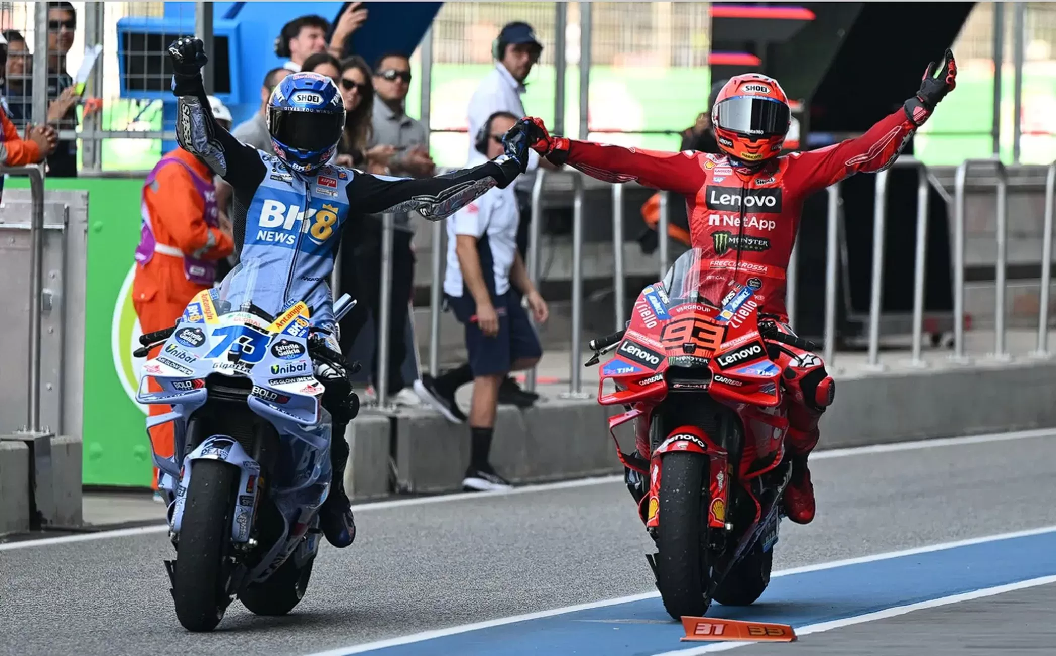 MotoGP 2026, Alex Marquez Targetkan Juara Dengan Motor Barunya Alex (kiri) dan Marc Marquez (kanan). Foto : Ist