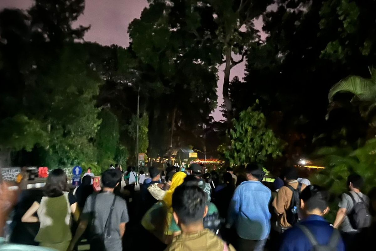 Pengunjung Ragunan Night. Foto : Ist