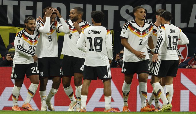 Selebrasi skuad Jerman usai menang 6-0 dari Slovakia. Foto : Ist