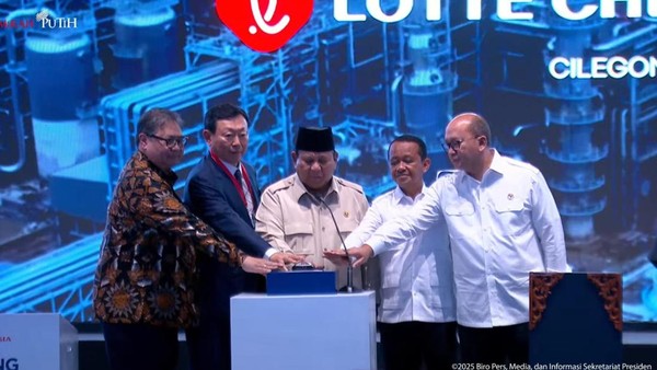 Presiden Prabowo pada peresmian Pabrik Lotte Chemical Indonesia di Cilegon. Foto : Ist