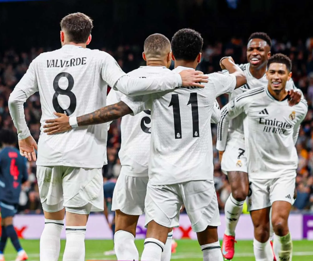 Real Madrid Tampil Superior, Mbappe Bintangnya Selebrasi skuad Madrid usai menang atas Valensia 4-0. Foto ; Ist