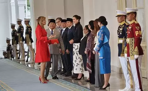 Ratu Belanda, Maxima saat tiba di Istana disambut Presiden Prabowo. Foto : Ist