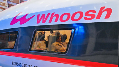 Presiden Prabowo saat kunker ke Jawa Barat menggunakan Whoosh. Foto : Ist