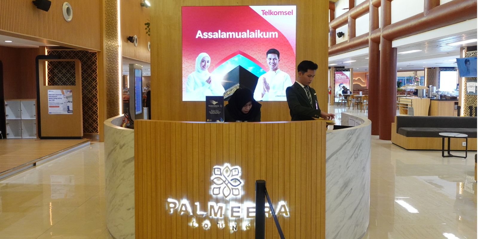 Telkomsel resmi menandatangani Nota Kesepahaman (MoU) Program Kerja Sama Penyediaan Layanan Telekomunikasi bagi Jemaah Haji dan Umrah bersama Palmeera Lounge.(Istimewa)