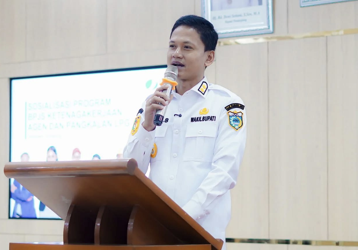 Wakil Bupati (Wabup) Pandeglang Iing Andri Supriadi sedang memberikan sambutan, di salah satu acara yang digelar di Aula Setda Pandeglang, beberapa waktu lalu.