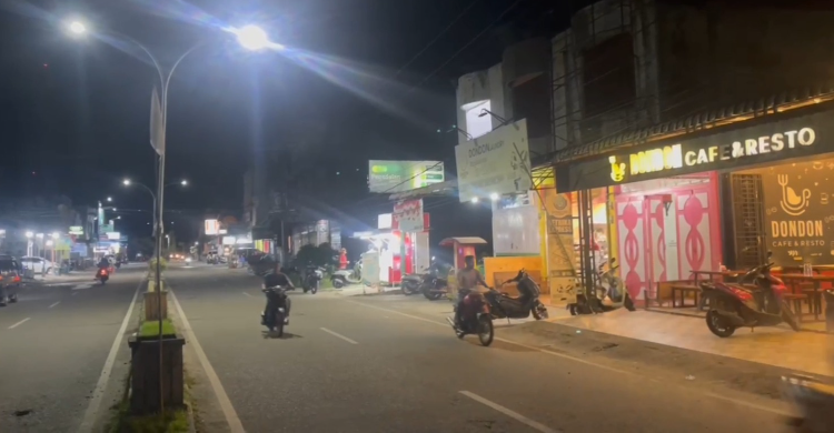 Suasana Aceh diwaktu malam hari pasca banjir. Foto : Ist
