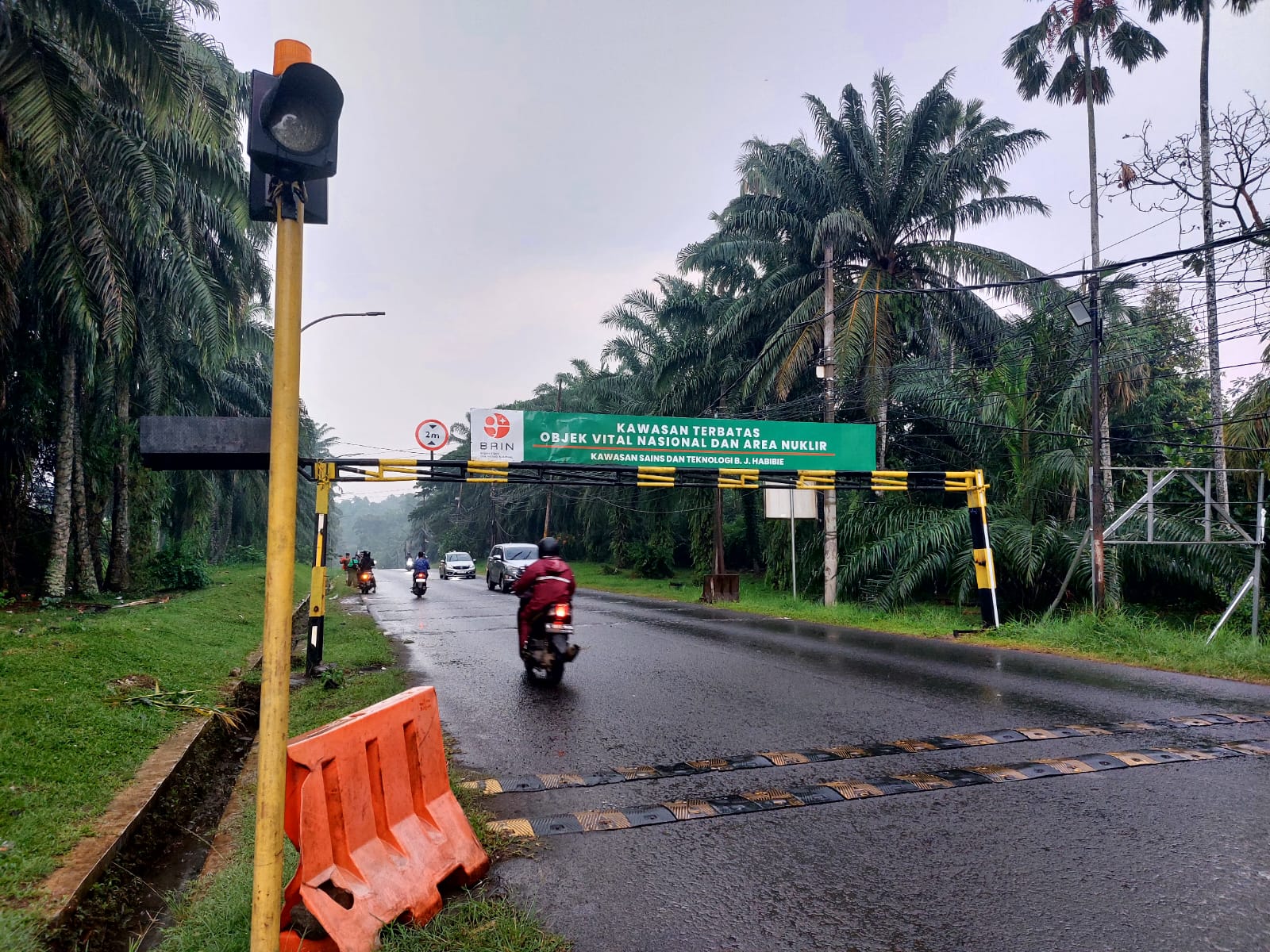 Kondisi terkini Jalan Serpong-Parung. (tangselpos.id/rmn)