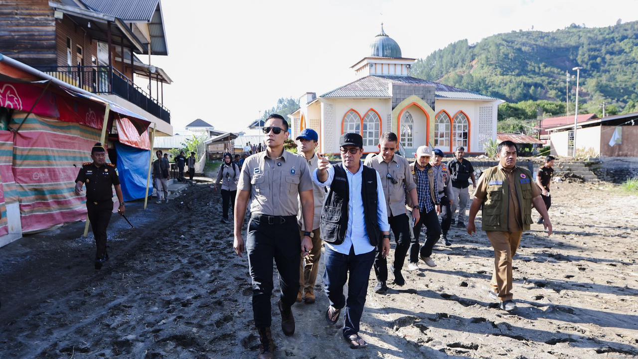 Menteri Koordinator Bidang Infrastruktur dan Pembangunan Kewilayahan Agus Harimurti Yudhoyono saat berkunjung di Aceh. Foto : Ist