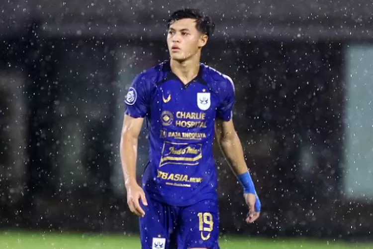 Bek kiri Persib Bandung, Alfreandra Dewangga. Foto : Ist