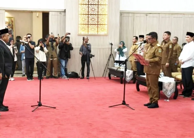 Gubernur Banten Andra Soni melantik Wawan Wahyudin sebagai Ketua Badan Amil Zakat Nasional (Baznas) Banten periode 2025–2030. Foto : Ist