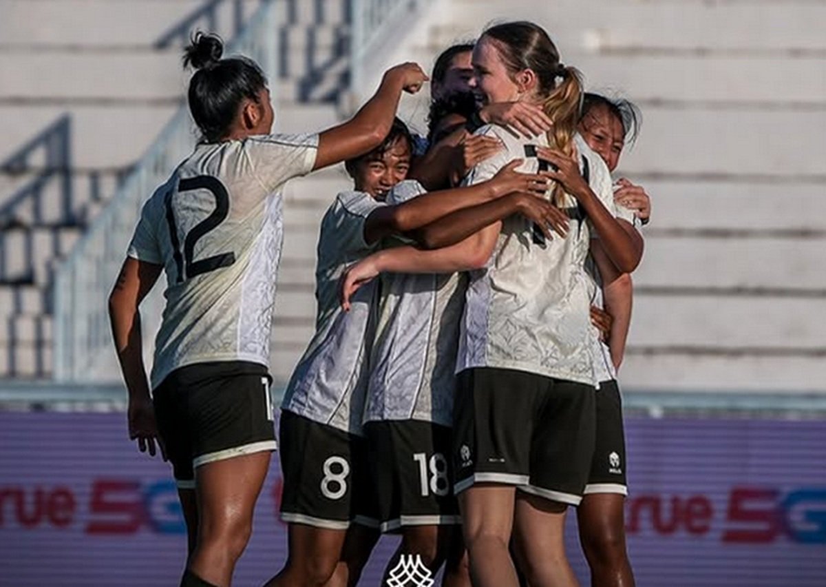 Selebrasi Garuda Pertiwi usai menang 3-1 dari Singapura. Foto : Ist