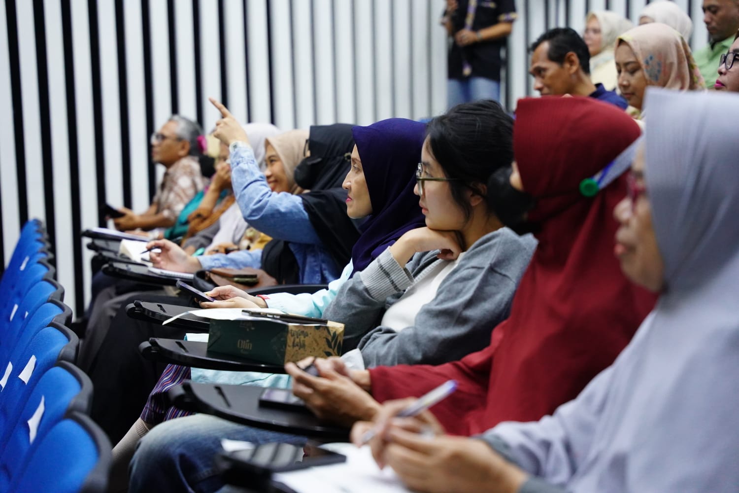 Indosat Ooredoo Hutchison (lndosat atau 1OH) menyelenggarakan program CSR Generasi Terkoneksi (GenSi) yang diikuti pelaku UMKM, di Universitas Multimedia Nusantara (UMN), Selasa (23/12/2025).(Istimewa)