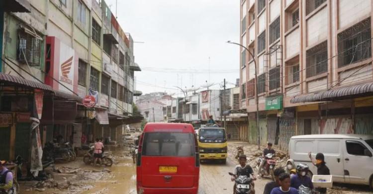Aktifitas warga di Aceh Tamiang yang sudah mulai menggeliat. Foto : Ist