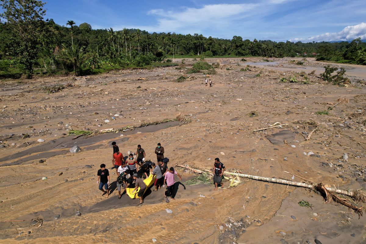 Banjir bandang di Sumbar. Foto : Ist