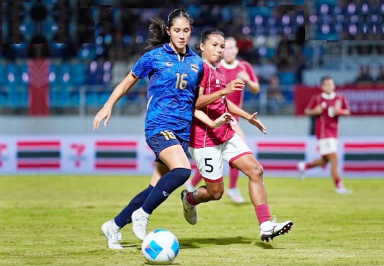 Laga Garuda Pertiwi (merah putih) vs Thailand. Foto : Ist