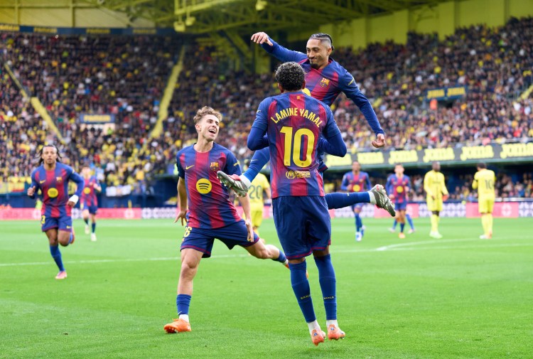 Selebrasi skyad Barca usai menang 2-0 dari Villarreal. Foto ,: Ist