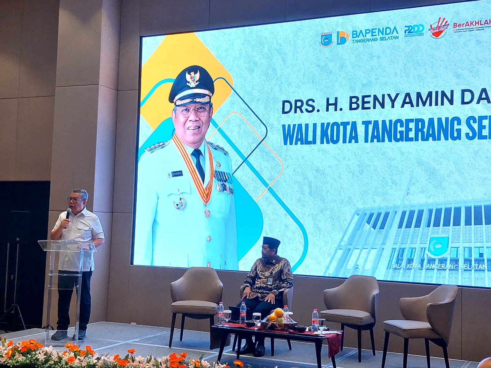 Rapat Koordinasi (High Level Meeting) Sinergi dan Kerja Sama Tim Percepatan dan Perluasan Digitalisasi Daerah (TP2DD) Kota Tangerang Selatan, yang digelar di kawasan Serpong, Rabu (17/12). (tangselpos.id/rmn)