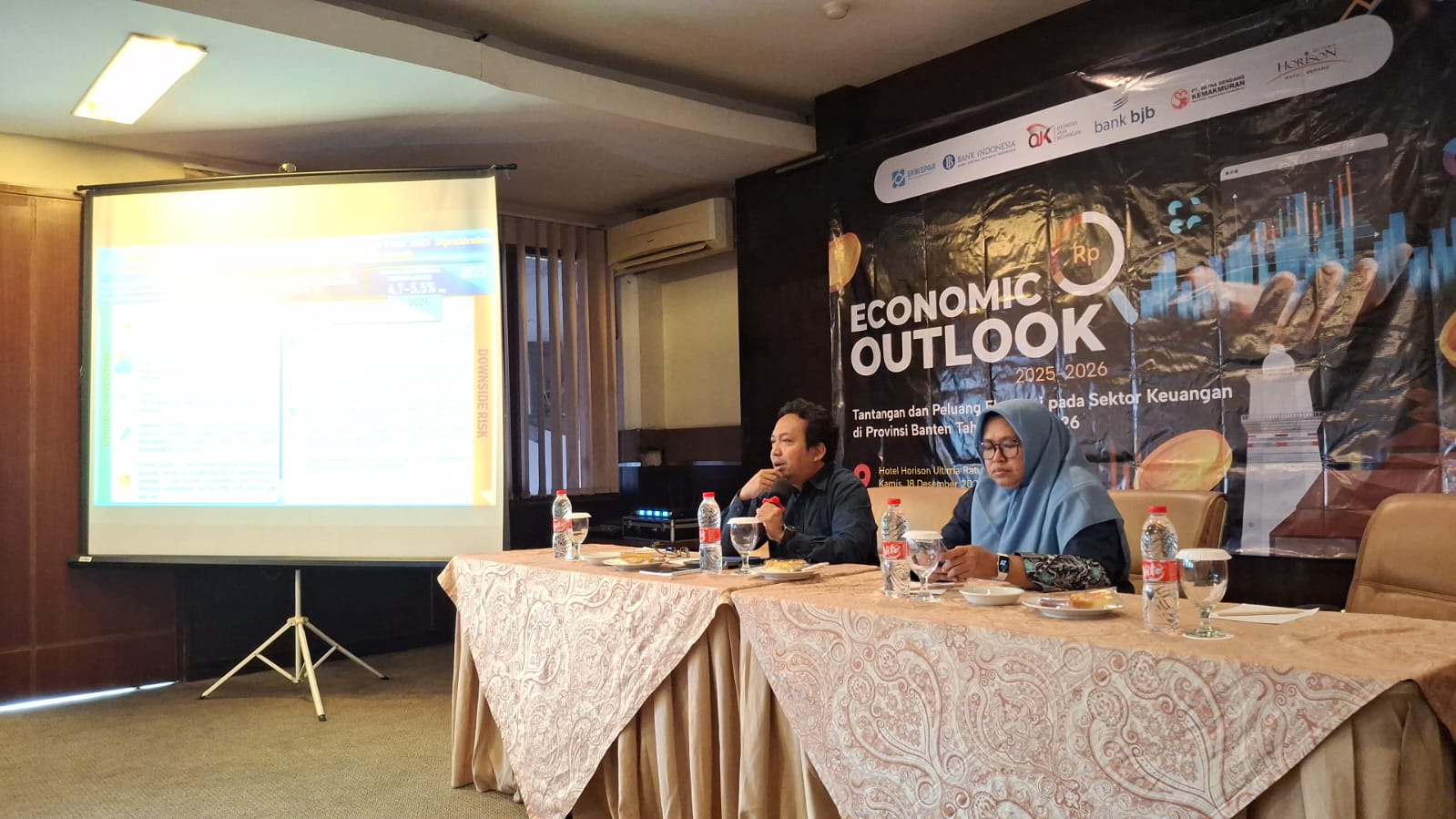 Economic Outlook 2025-2026, yang diselenggarakan Pokja Wartawan Ekbispar Banten, di salah satu hotel di Kota Serang, Kamis (18/12/2025).(Istimewa)
