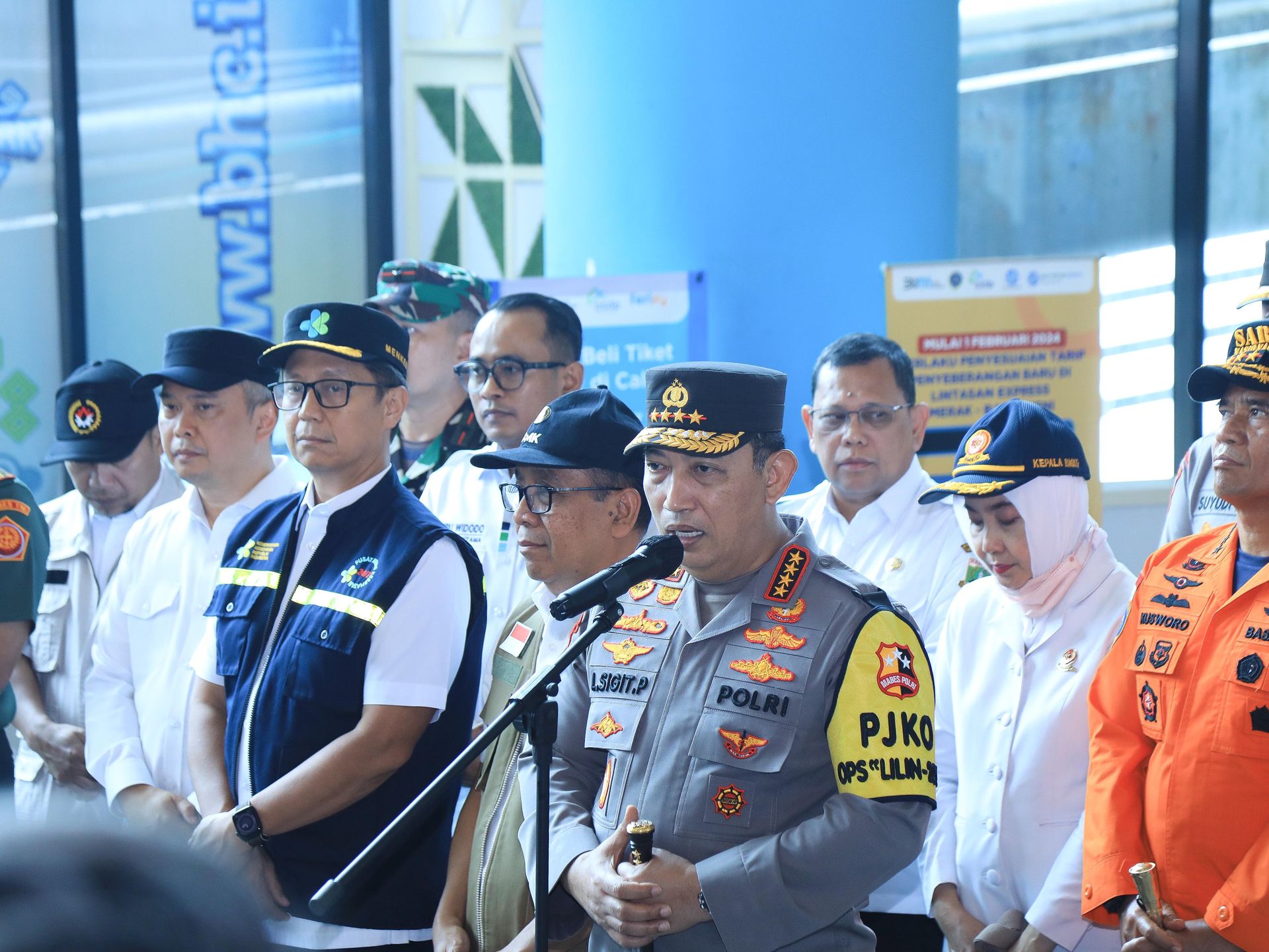 Kapolri Jenderal Listyo Sigit Prabowo saat sidak di Stasiun Pasar Senin. Foto : Ist