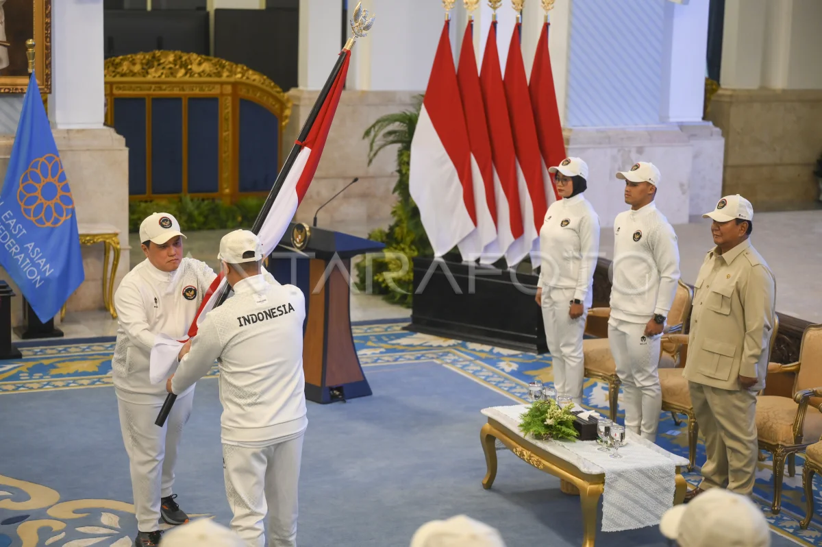 Presiden Prabowo saat pengukuhan Kontingen Indonesia untuk SEA Games 2025. Foto : Ist