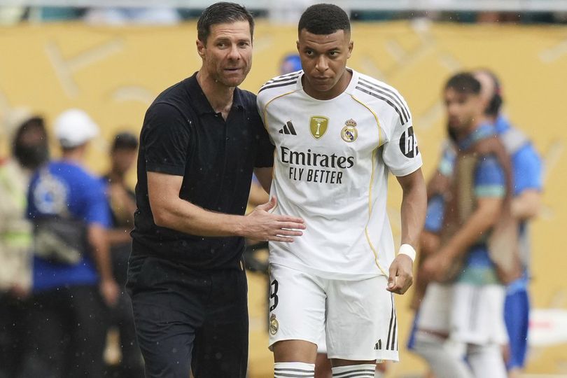 Pelatih Real Madrid, Xabi Alonso (kiri) dan bomber Madrid Mbappe. Foto : Ist