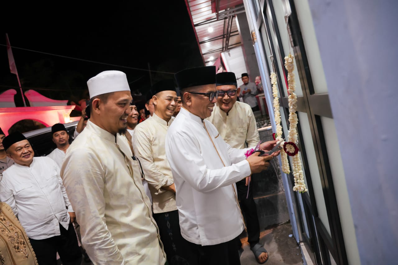 Gubernur Andra Doni saat meresmikan SPPG di Desa Rancasumur Kecamatan Kopo, Kabupaten Serang. Foto : Humas Pemprov