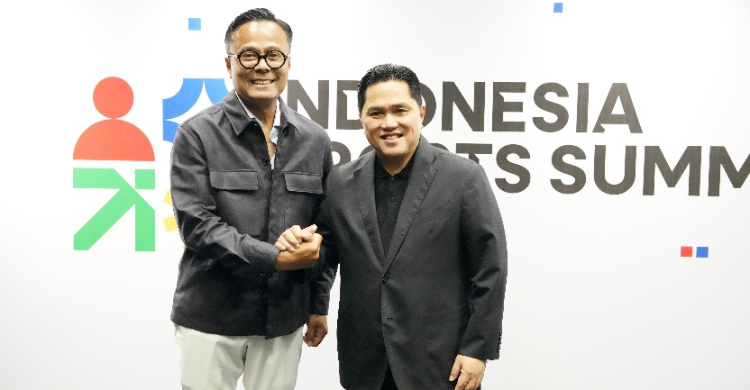 COO Danantara Dony Oskaria (kiri) foto bersama Menpora Erick Thohir. Foto : Istpsw