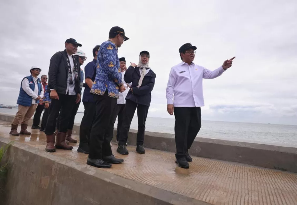 Gubernur Pramono saat meninjau pembangunan NCICD segmen Ancol. Foto : Ist