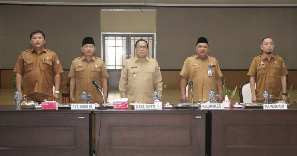 abup Lebak Amir Hamzah, sedang mengikuti pembukaan acara Rakor Verifikasi dan Evaluasi Rencana Kebutuhan SDM Bidang Kesehatan Tahun 2026, di Aula Multatuli Setda Lebak, Selasa (16/12).