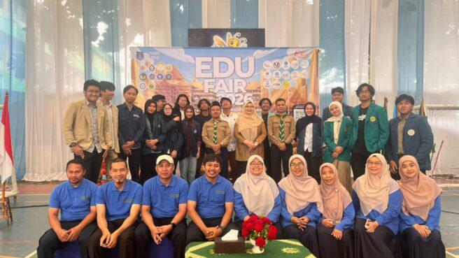 EDUFAIR. Sebanyak 24 perguruan tinggi dari berbagai kategori turut meramaikan kegiatan Edufair yang digelar SMA Muhammadiyah 25 Pamulang.