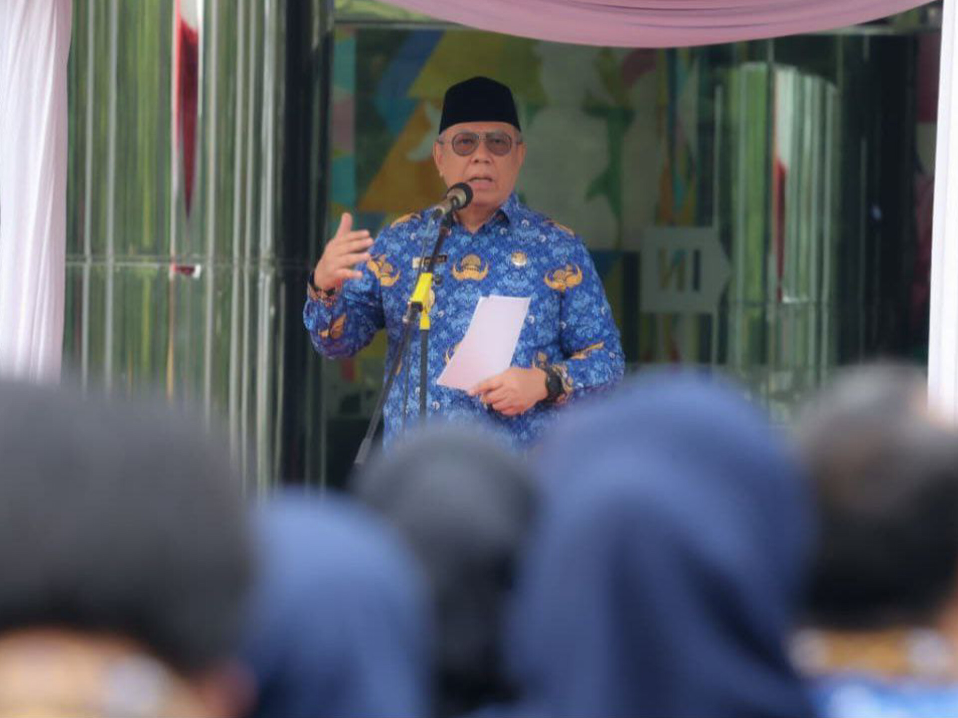 Wali Kota Tangsel Benyamin Davnie menanggapi dugaan kasus pelecehan oleh oknum guru terhadap murid di salah satu SDN di Kecamatan Serpong. (Dok. Humas Pemkot Tangsel)
