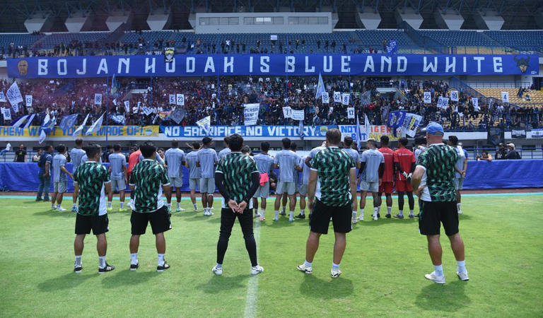 Bobotoh Persib memadati Stadion Gelora Bandung Lautan Api Bandung. Foto : Ist
