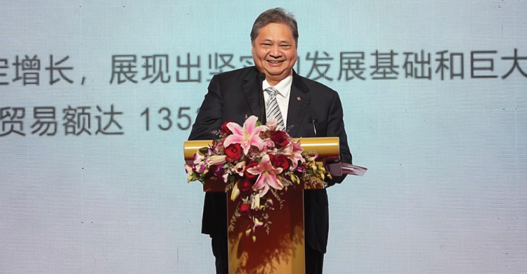 Menteri Koordinator Bidang Perekonomian Airlangga Hartarto memberikan sambutan saat menghadiri acara 20th Anniversary Celebration of the China Chamber of Commerce in Indonesia. Foto : Ist